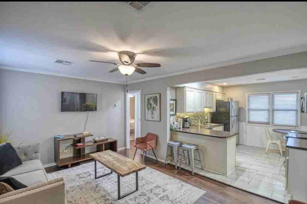 4508 Nw 34th St - Photo 3 of 21