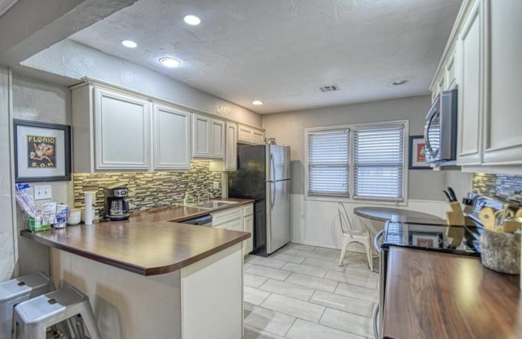 4508 Nw 34th St - Photo 7 of 21