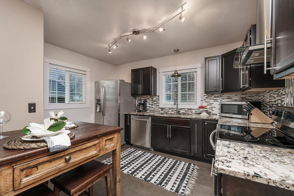 1903 Belvedere Dr - Photo 2 of 10