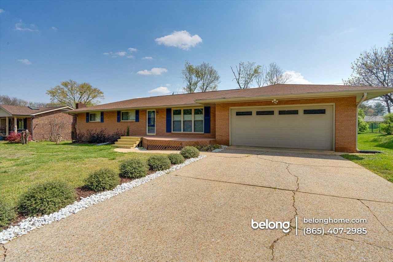 2324 Mark Ln - Photo 2 of 27