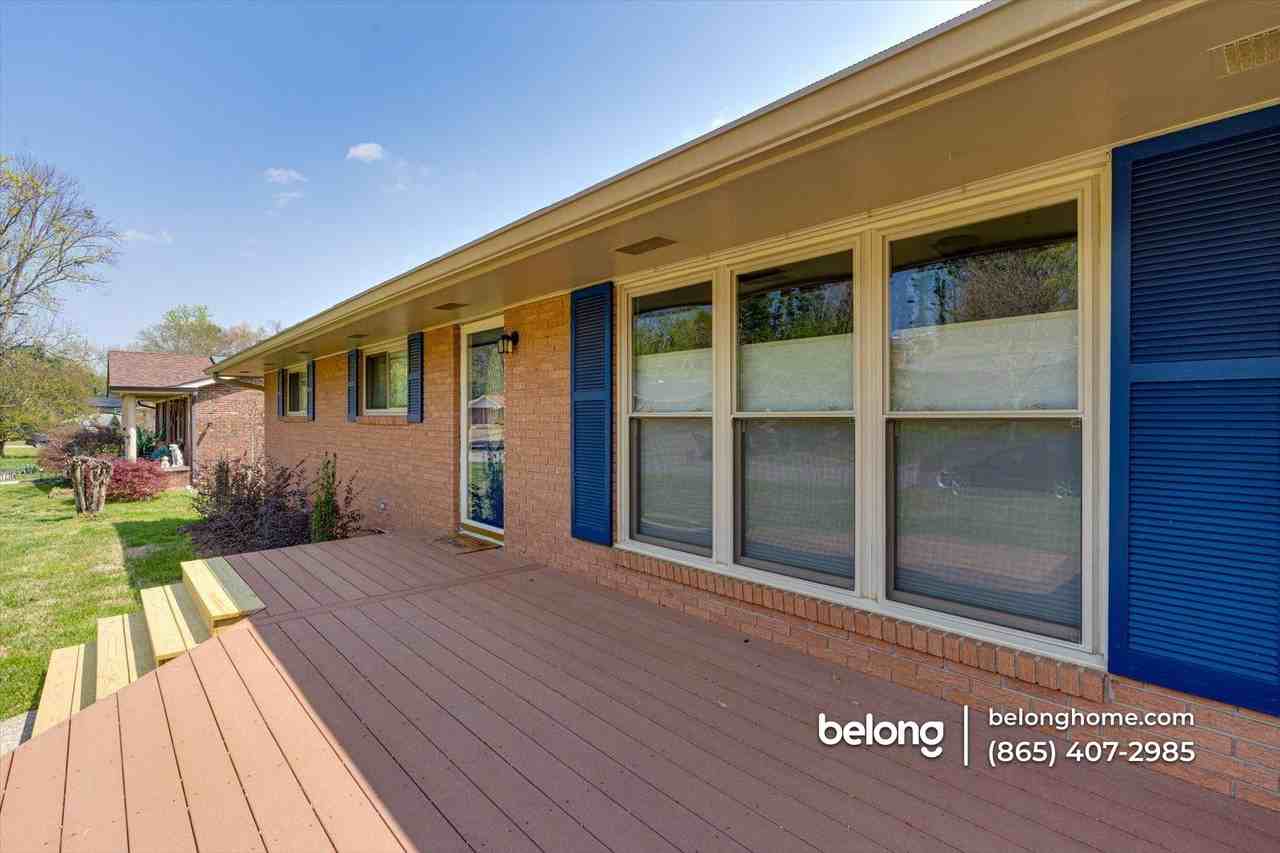 2324 Mark Ln - Photo 3 of 27