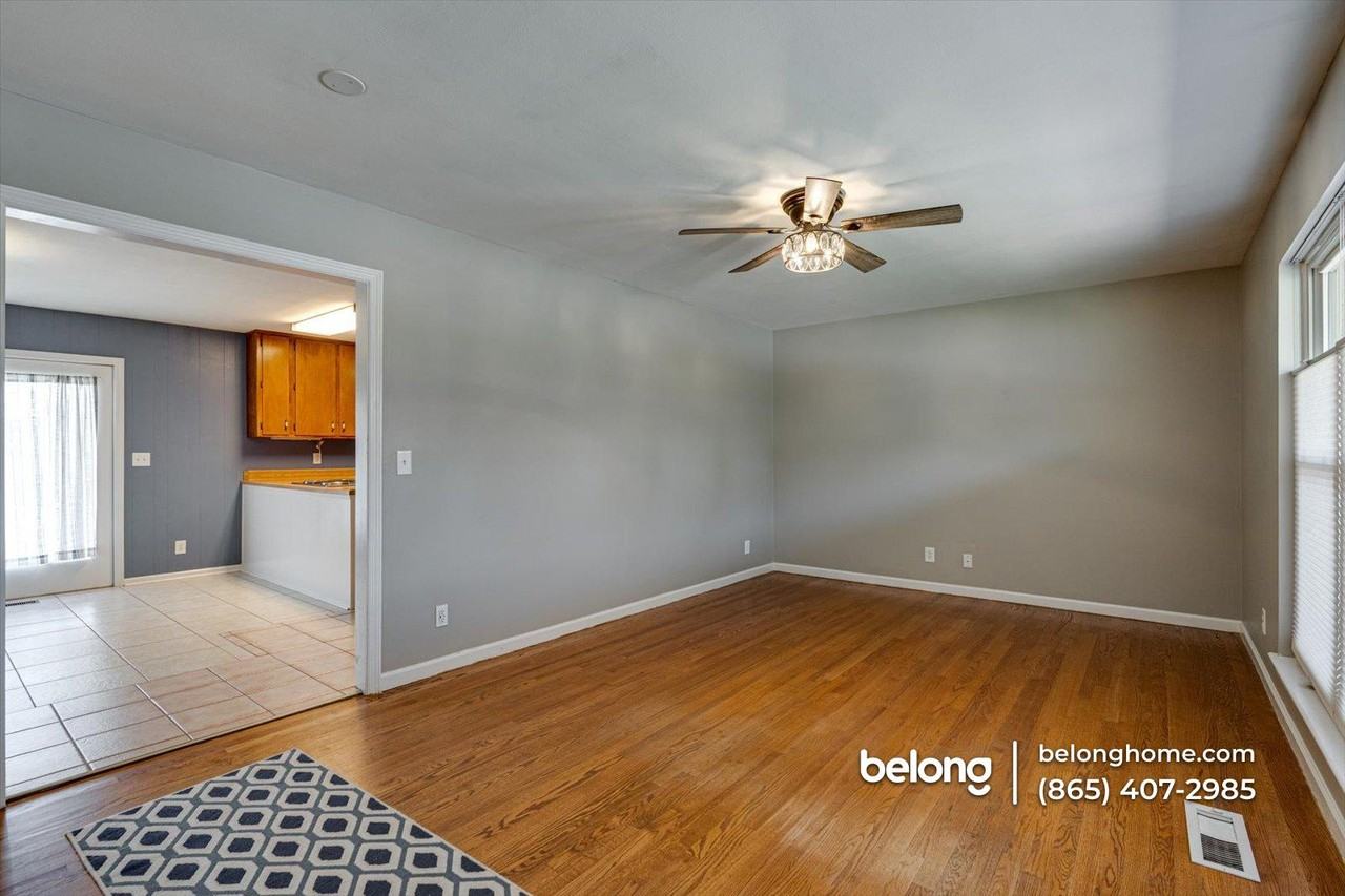 2324 Mark Ln - Photo 4 of 27