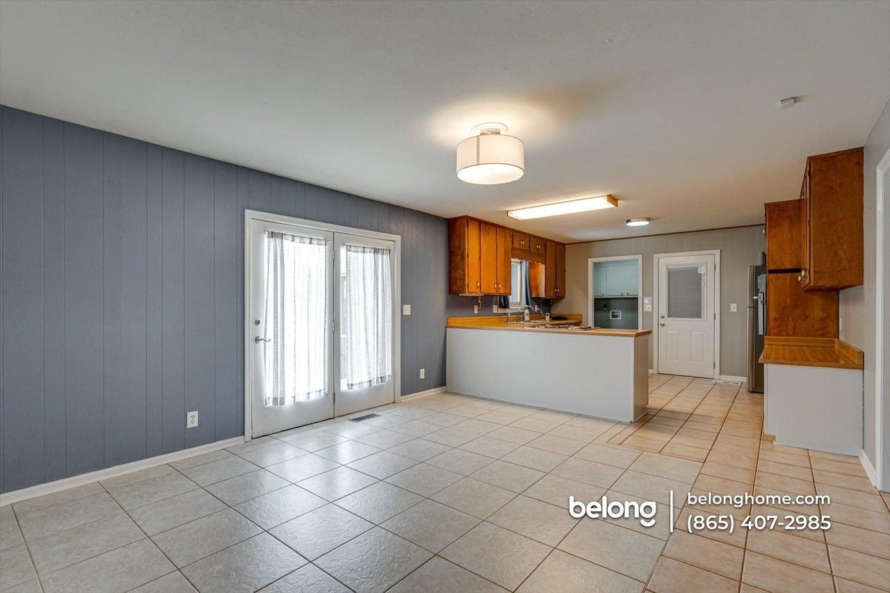 2324 Mark Ln - Photo 7 of 27