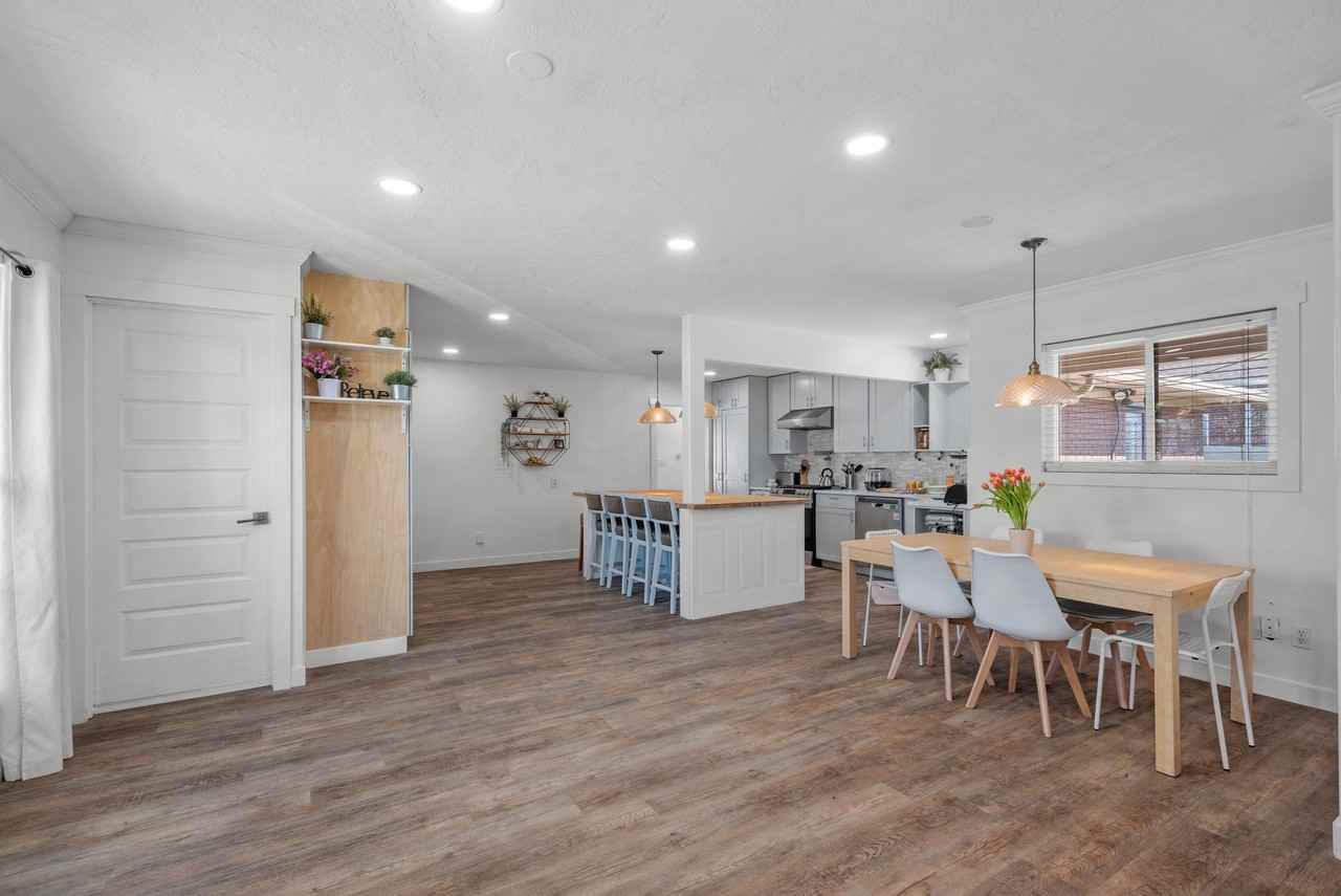 1298 Nw - Photo 3 of 35