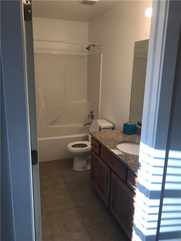 1567 Nw #102 - Photo 2 of 13