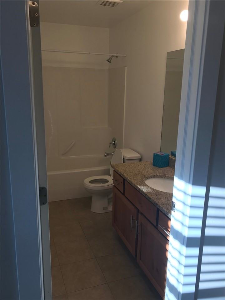 1567 Nw #102 - Photo 7 of 13