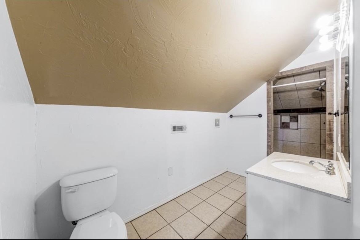 523 S Pine St #523PINE - Photo 7 of 9