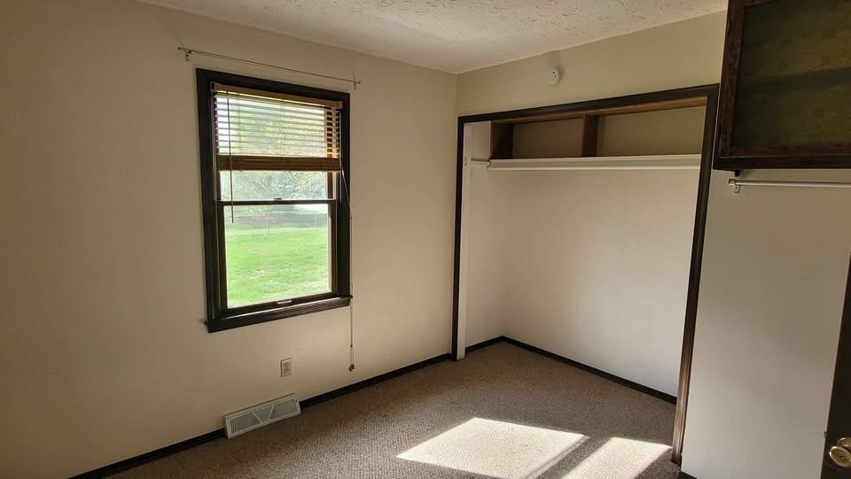 7224 Janean Dr - Photo 4 of 18