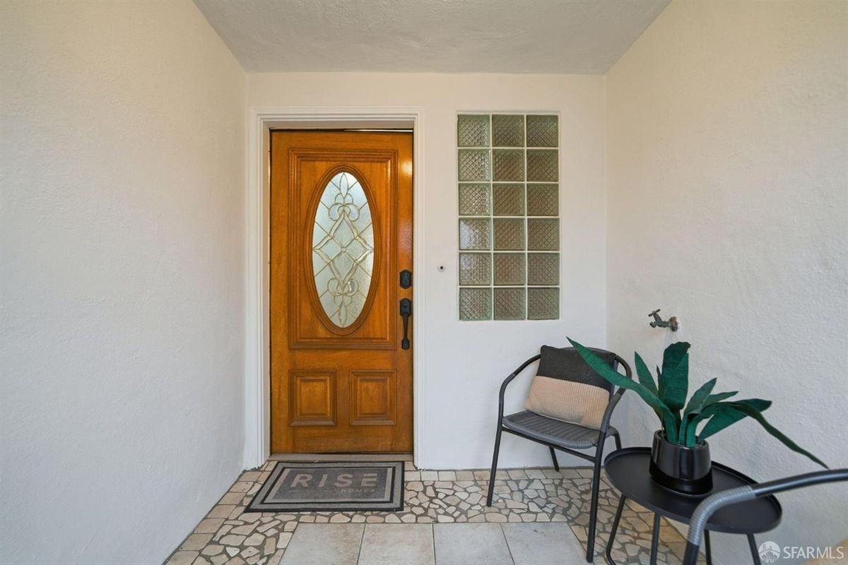 1266 47th Ave - Photo 2 of 20