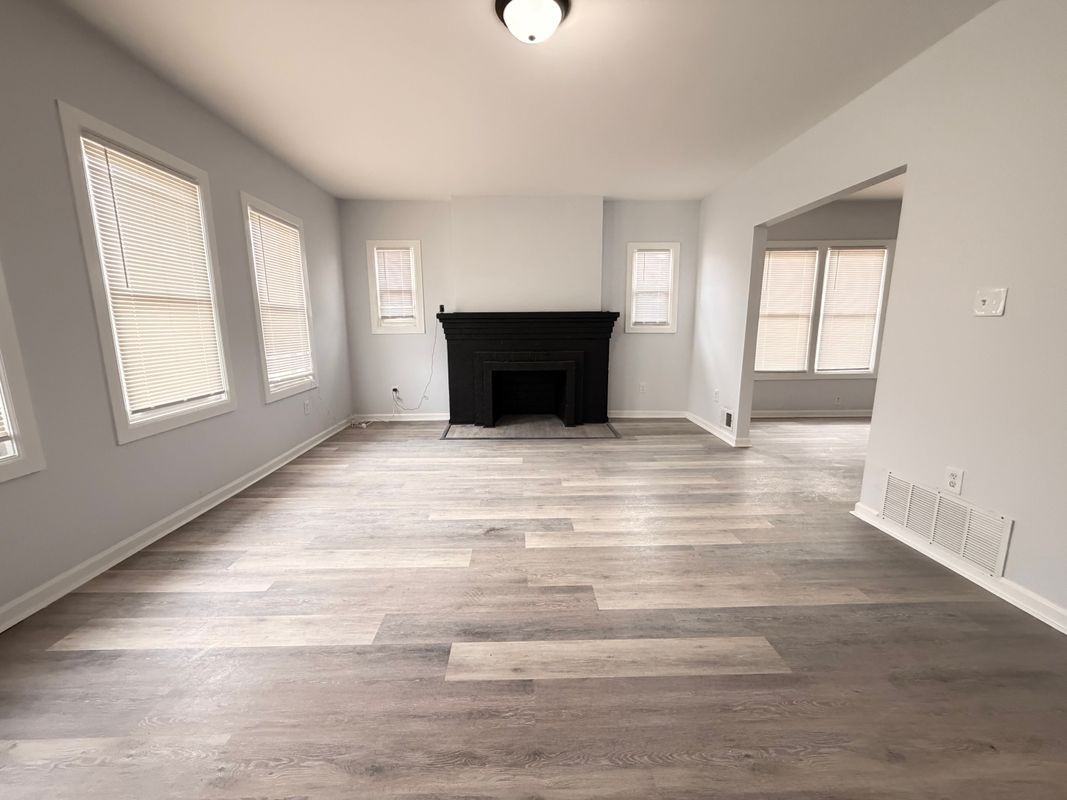 3259 Cortland St - Photo 7 of 18