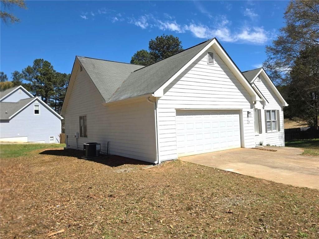3610 Muskie Ln - Photo 2 of 35