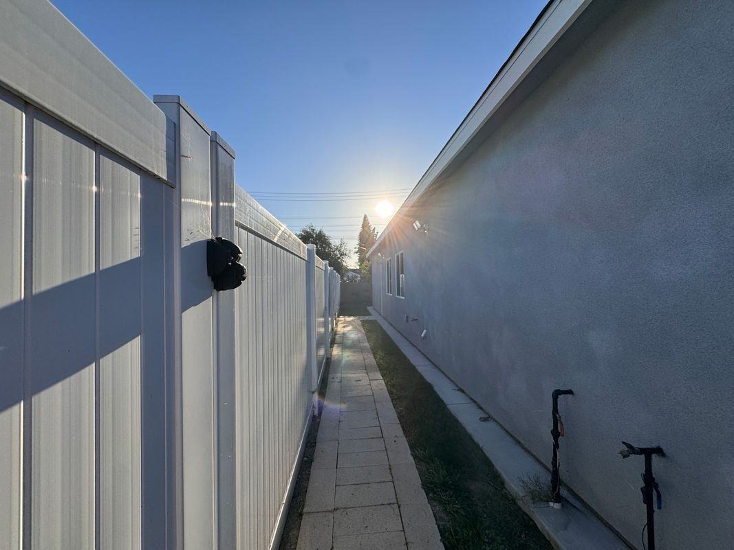 6635 Vanguard Ave - Photo 4 of 11