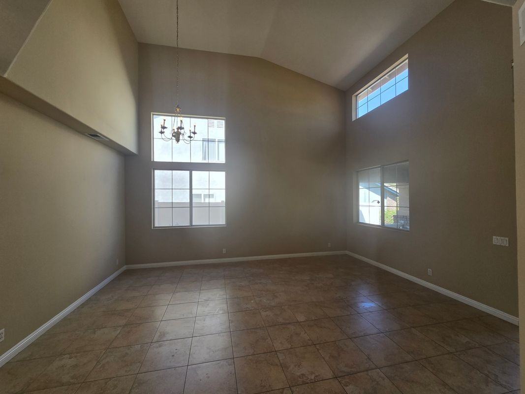 2382 Macbeth Ave - Photo 4 of 19