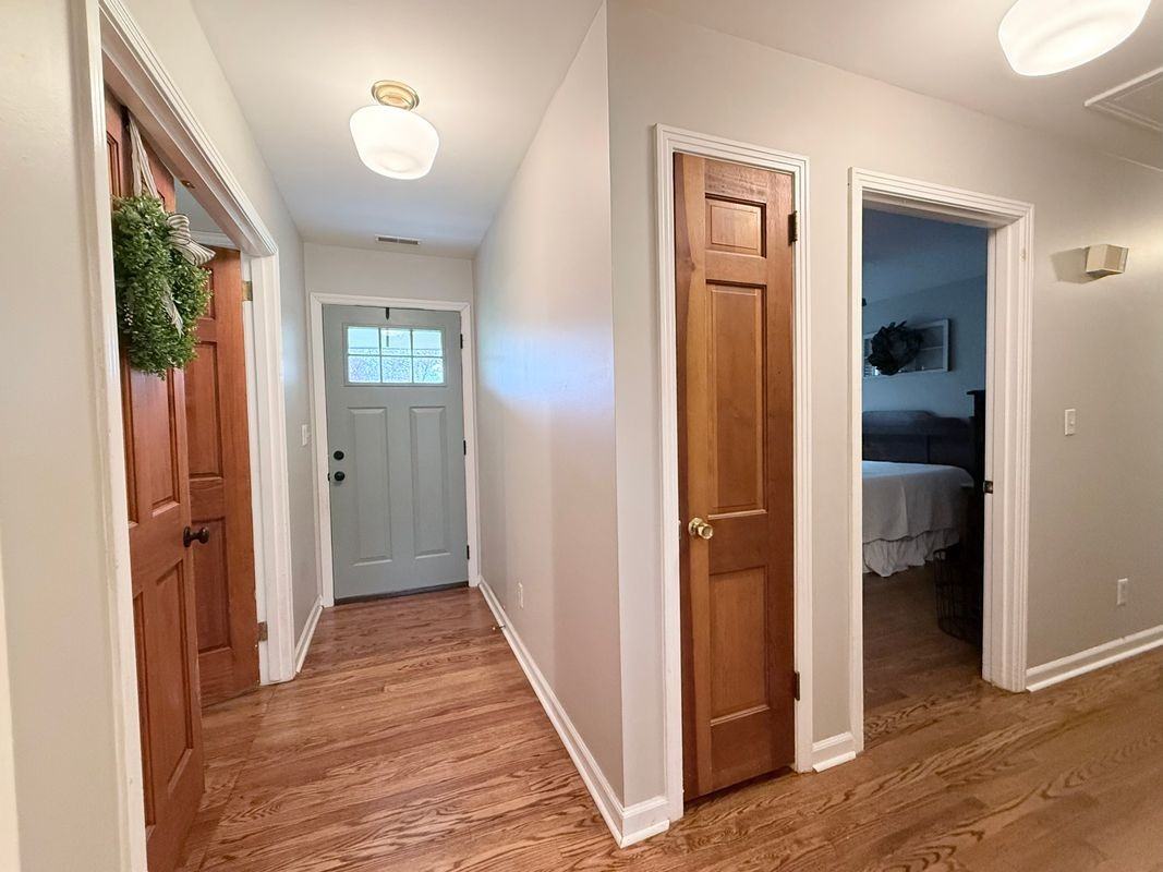 514 Sharondale Dr - Photo 7 of 50