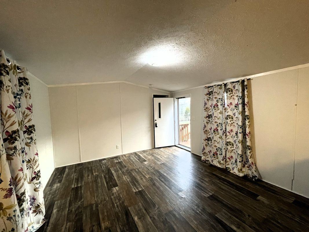 10025 E Highway 136 - Photo 3 of 10