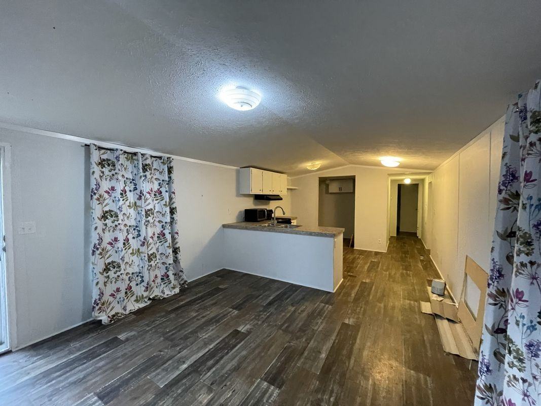 10025 E Highway 136 - Photo 4 of 10