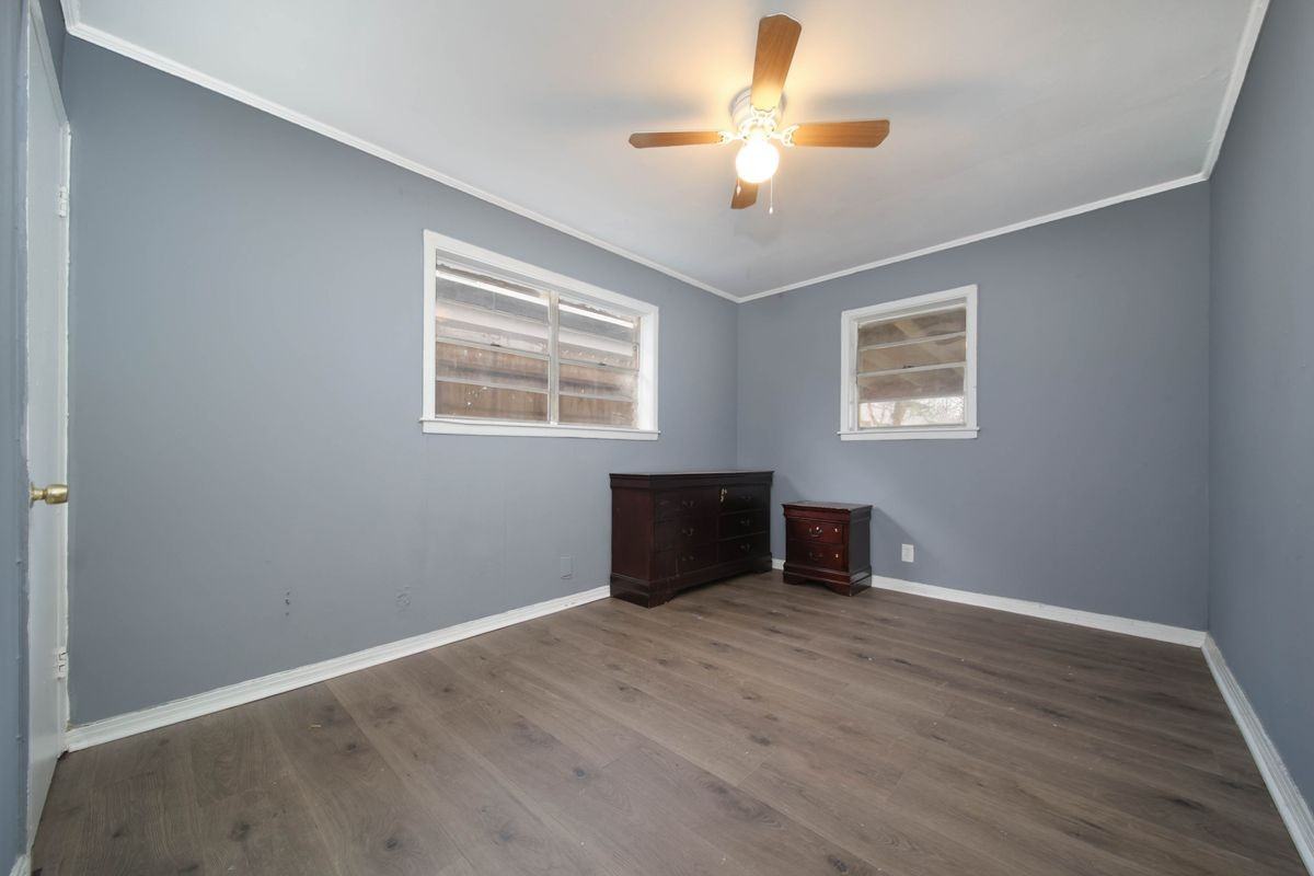 2310 Kabee St - Photo 3 of 4