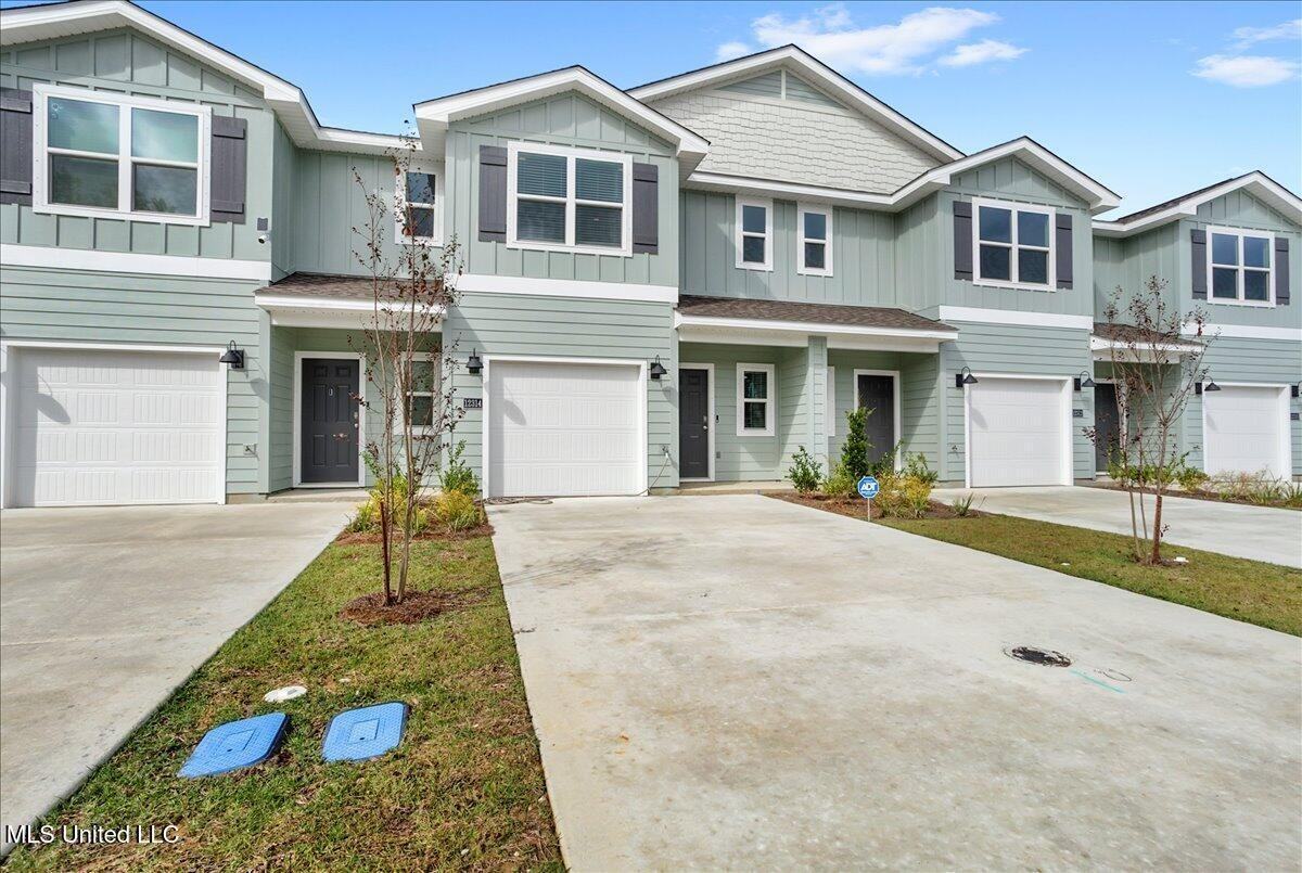 12314 Sinclaire Dr - Photo 2 of 41
