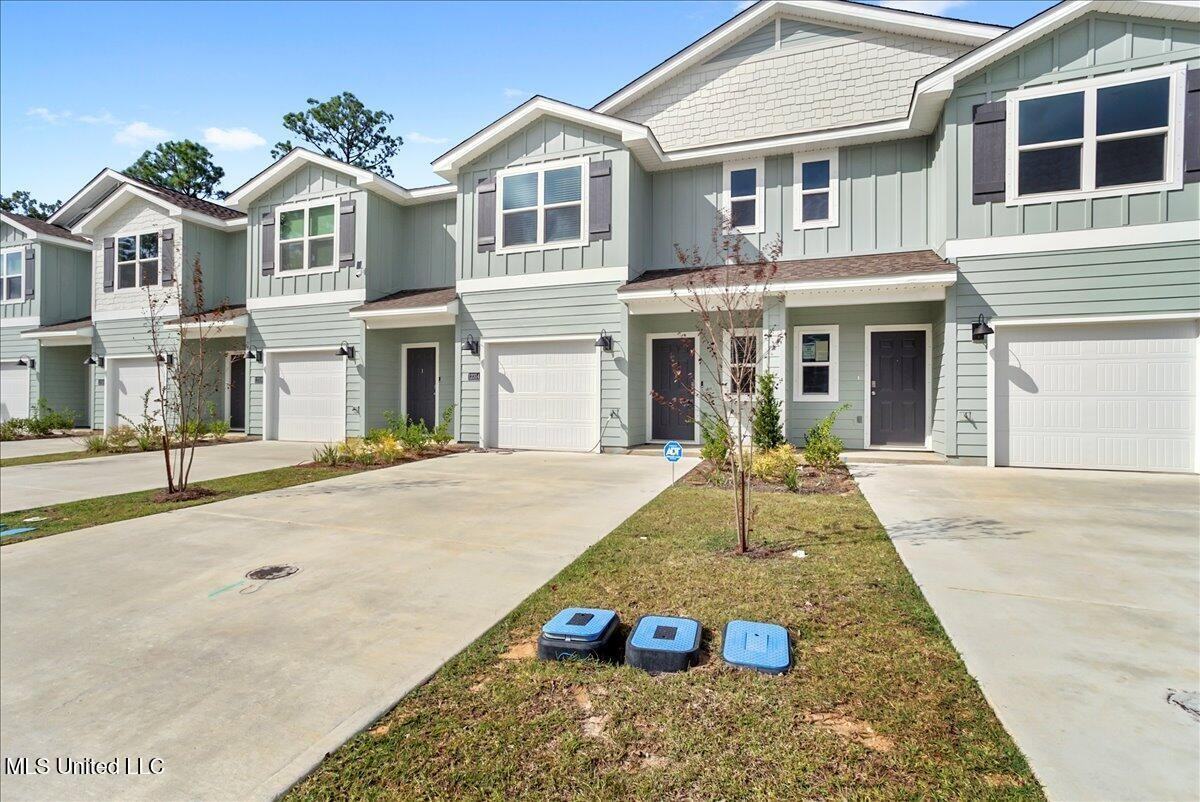 12314 Sinclaire Dr - Photo 3 of 41