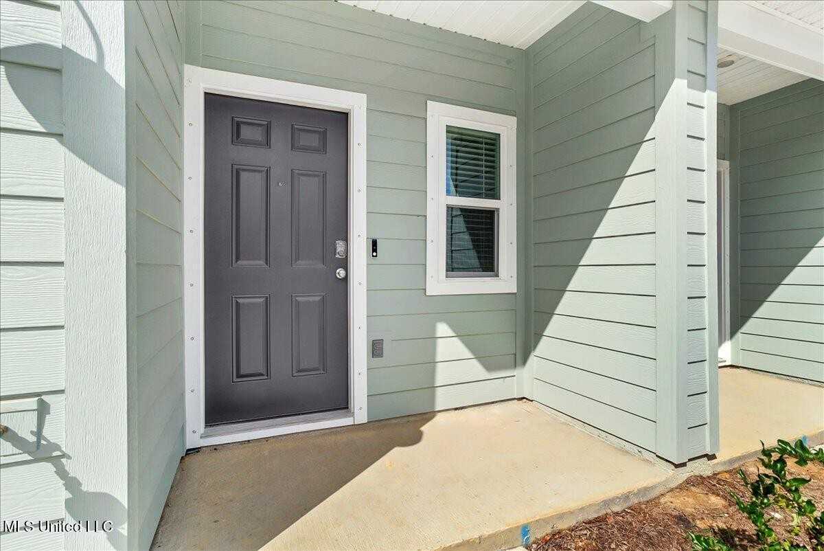 12314 Sinclaire Dr - Photo 4 of 41