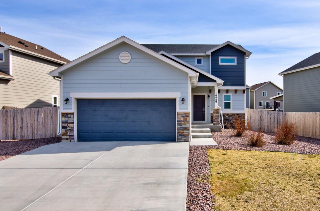 10489 Luneth Dr - Photo 2 of 22