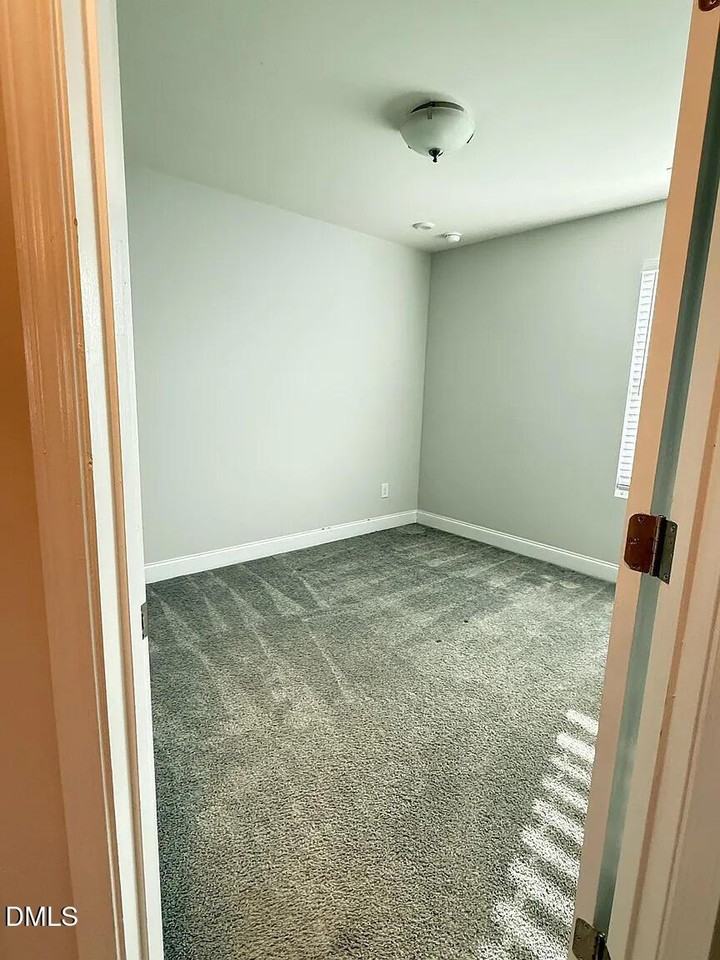 312 King Closer Dr - Photo 3 of 10