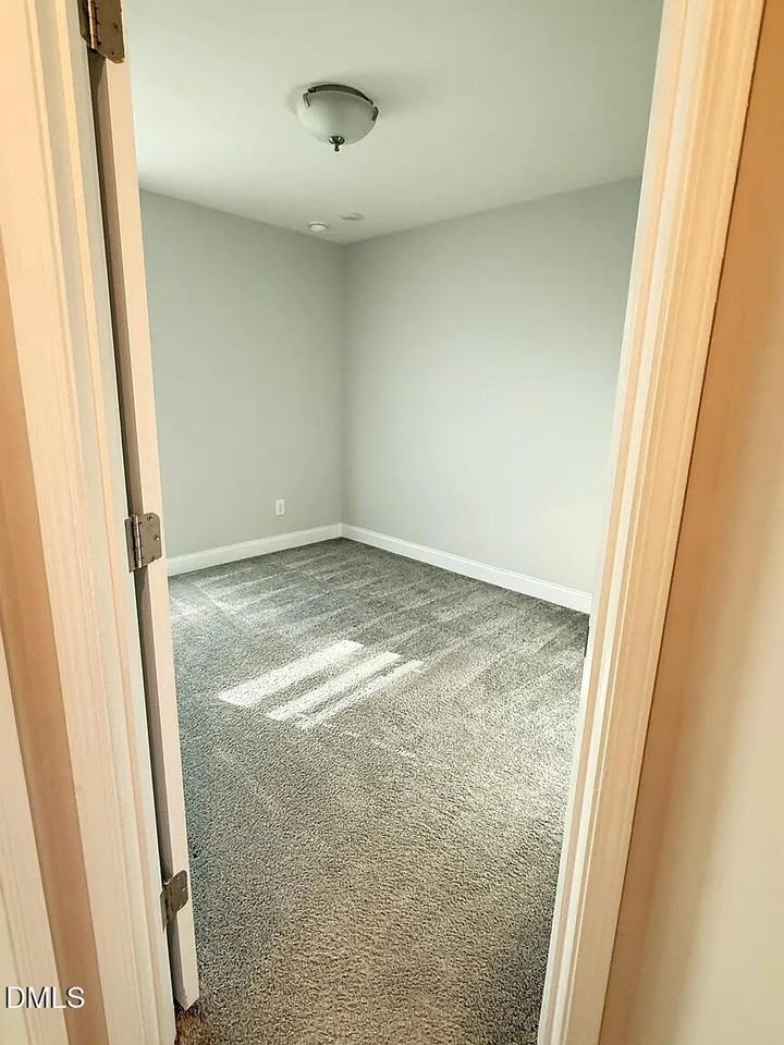 312 King Closer Dr - Photo 4 of 10