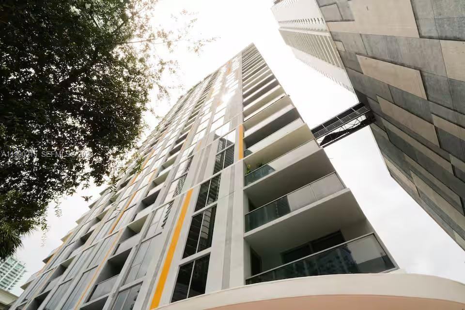 31 Sw 6th St #301 - Photo 3 of 35