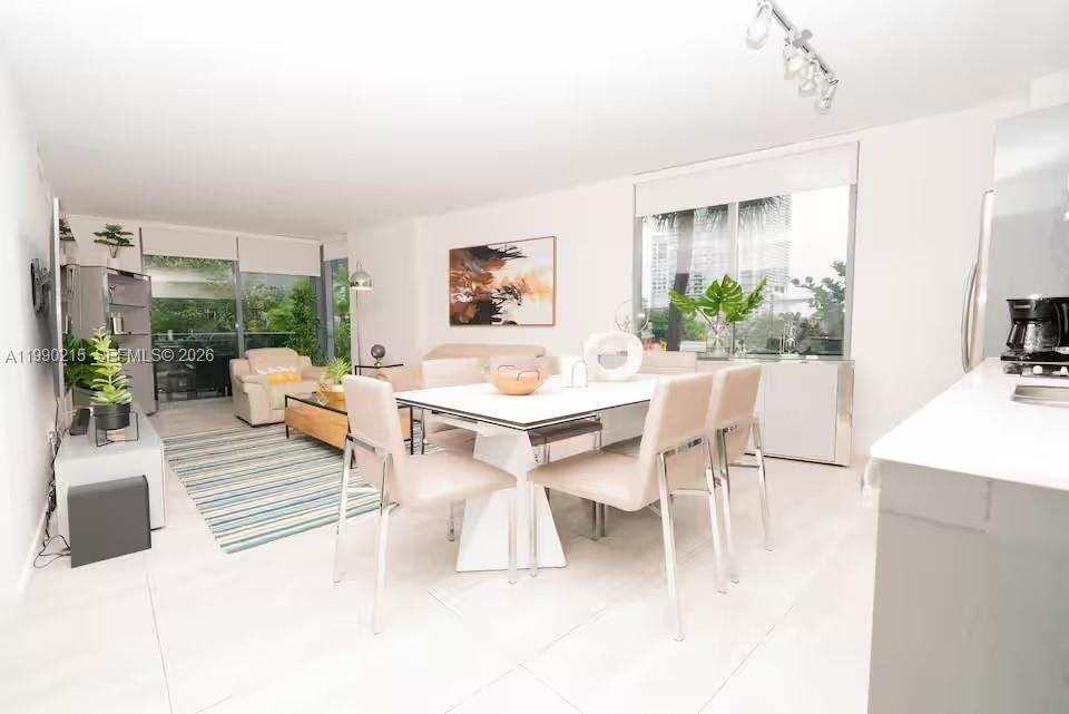 31 Sw 6th St #301 - Photo 5 of 35