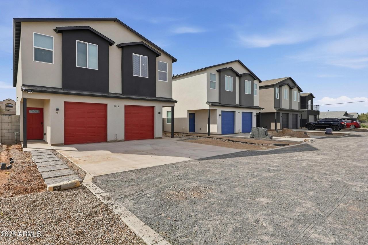 W Trumbull Rd #1 - Photo 4 of 32