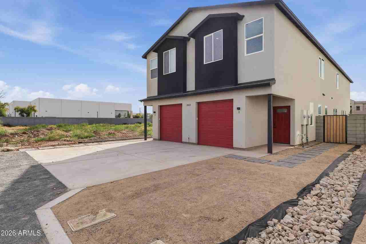 W Trumbull Rd #1 - Photo 5 of 32