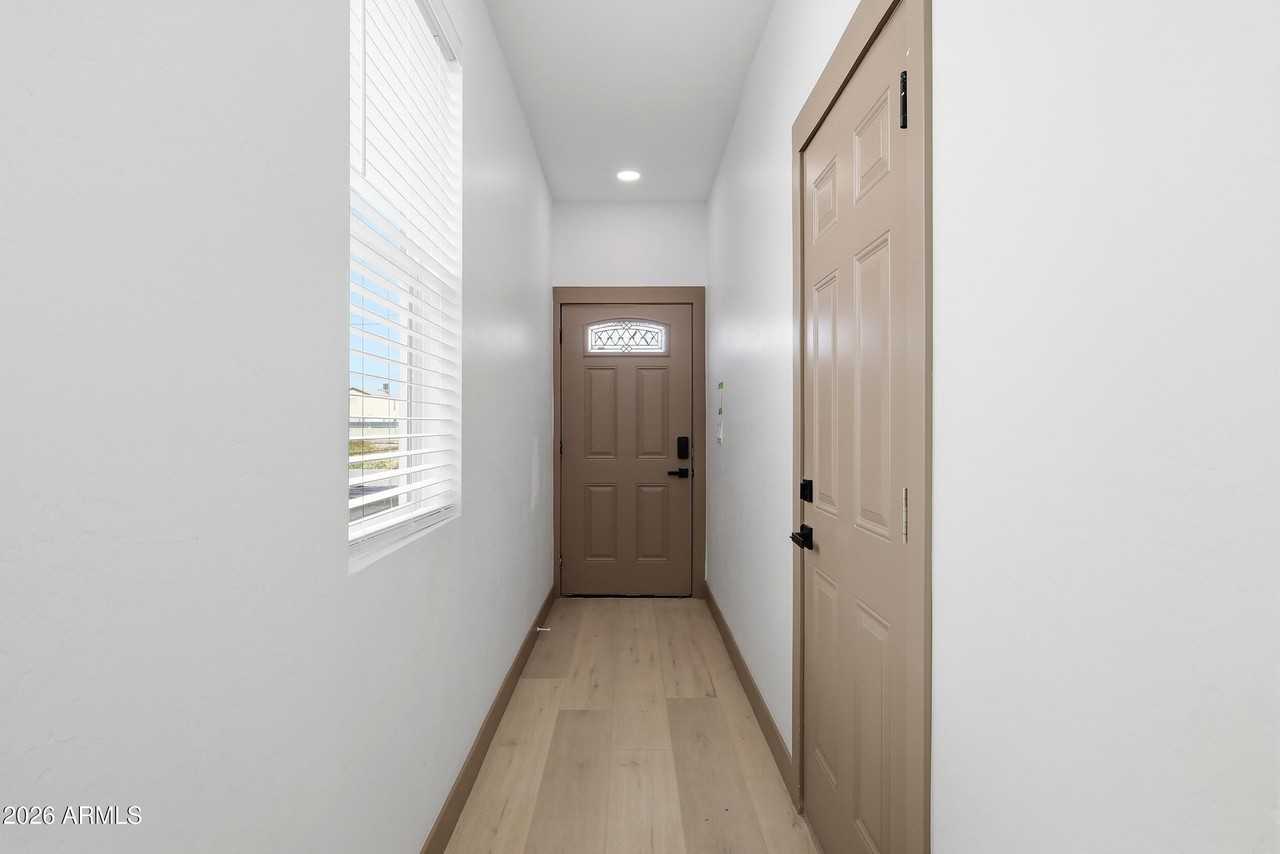 W Trumbull Rd #1 - Photo 7 of 32