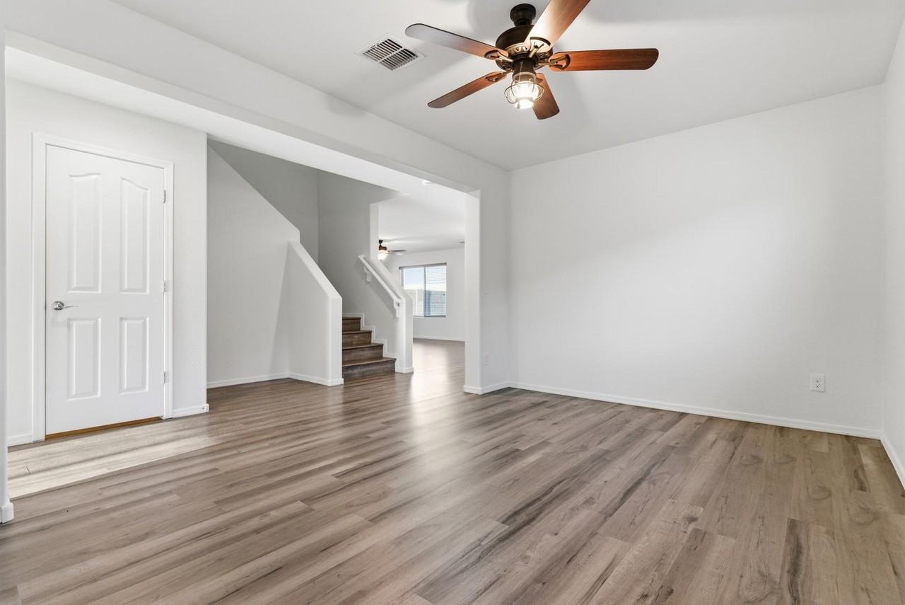 4119 S 186th Ave - Photo 3 of 50