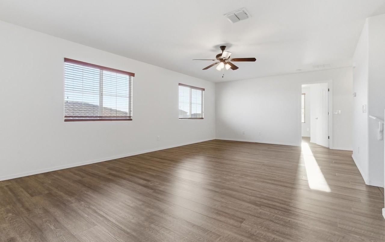 4119 S 186th Ave - Photo 7 of 50