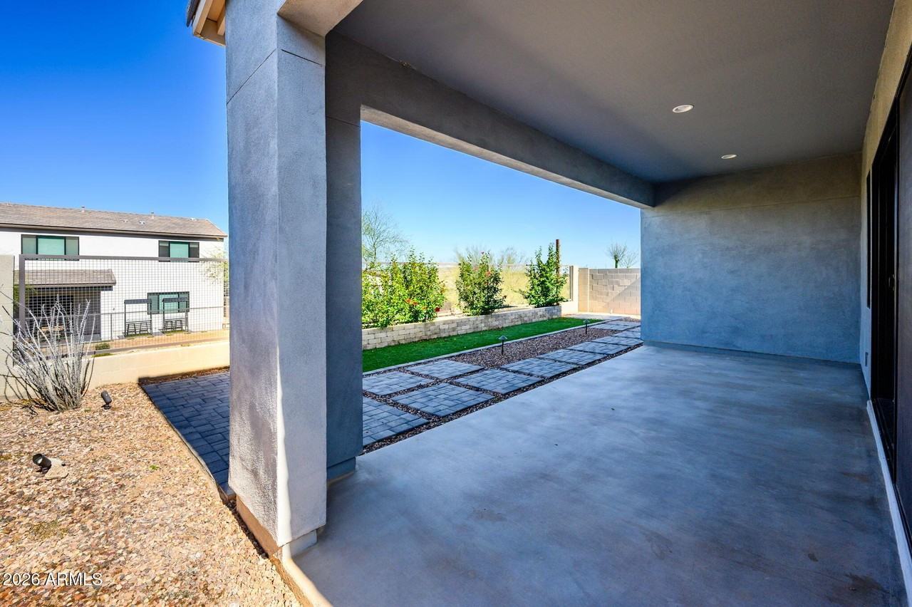 824 E Monte Way - Photo 3 of 20