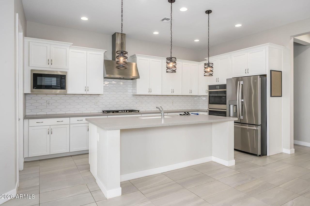 824 E Monte Way - Photo 7 of 20