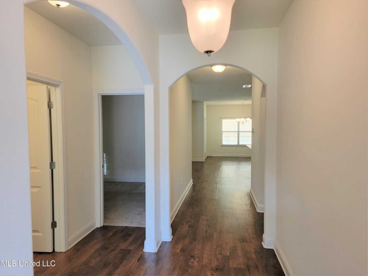 11604 Caroline Ct - Photo 2 of 11