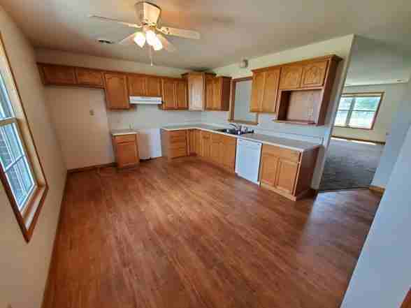 912 West St - Photo 2 of 15