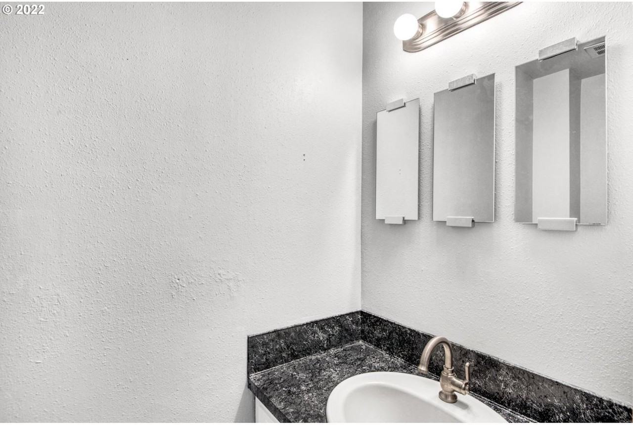 847 Sw Broadway Dr #31 - Photo 6 of 7