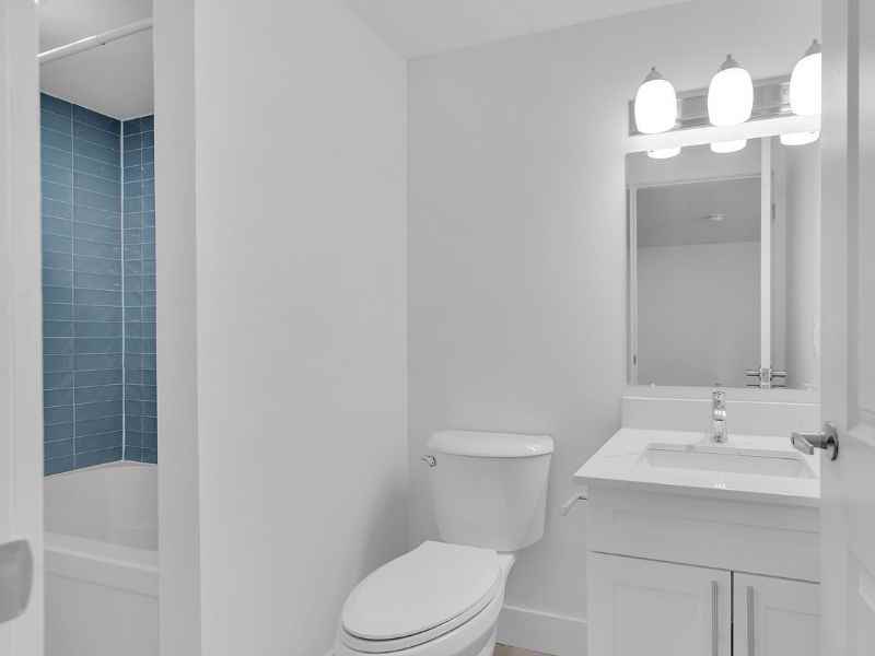 917 Hamilton - Photo 5 of 9