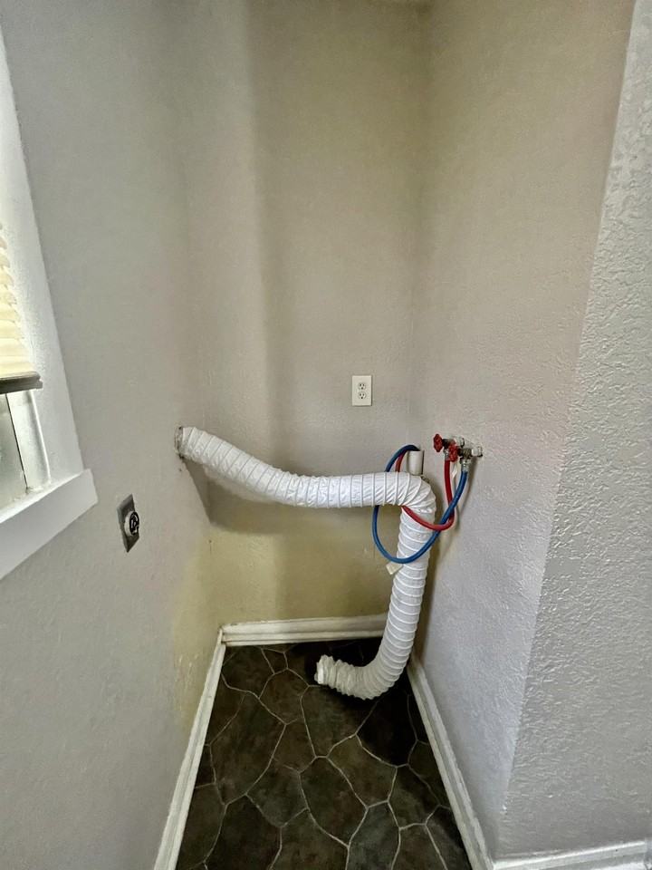 7317 Agnes Ave #8795581 - Photo 2 of 13