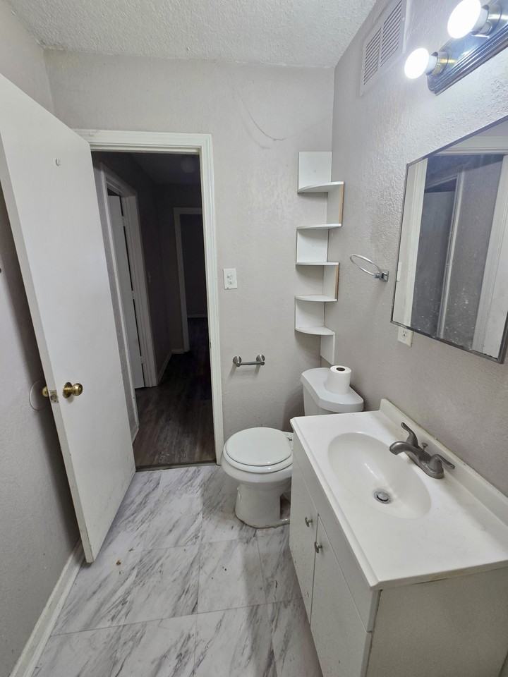 7317 Agnes Ave #8795581 - Photo 3 of 13