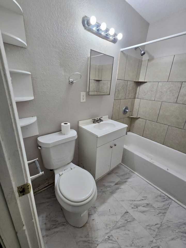 7317 Agnes Ave #8795581 - Photo 7 of 13