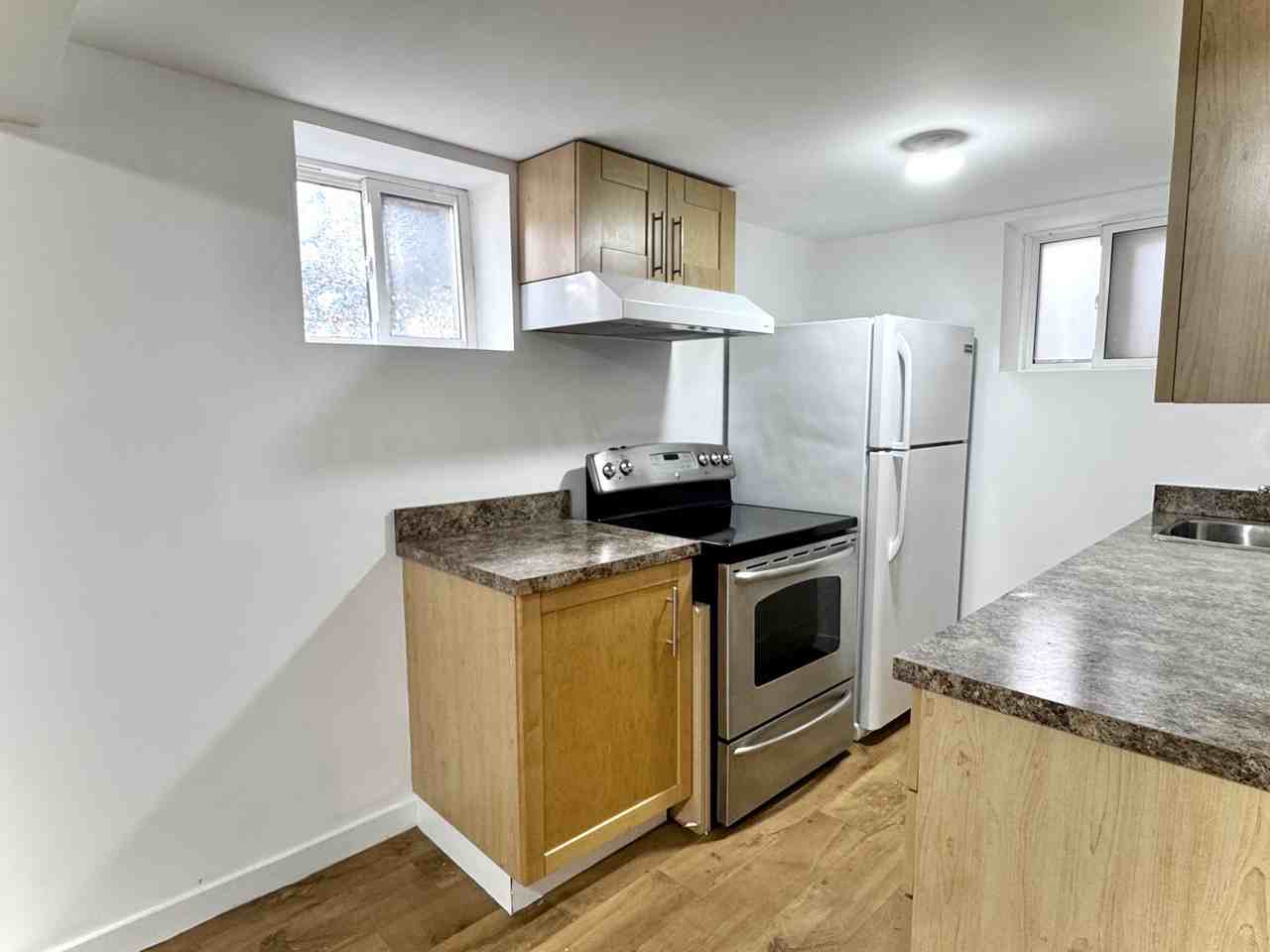 135 Chisholm Ave #5 - Photo 5 of 23