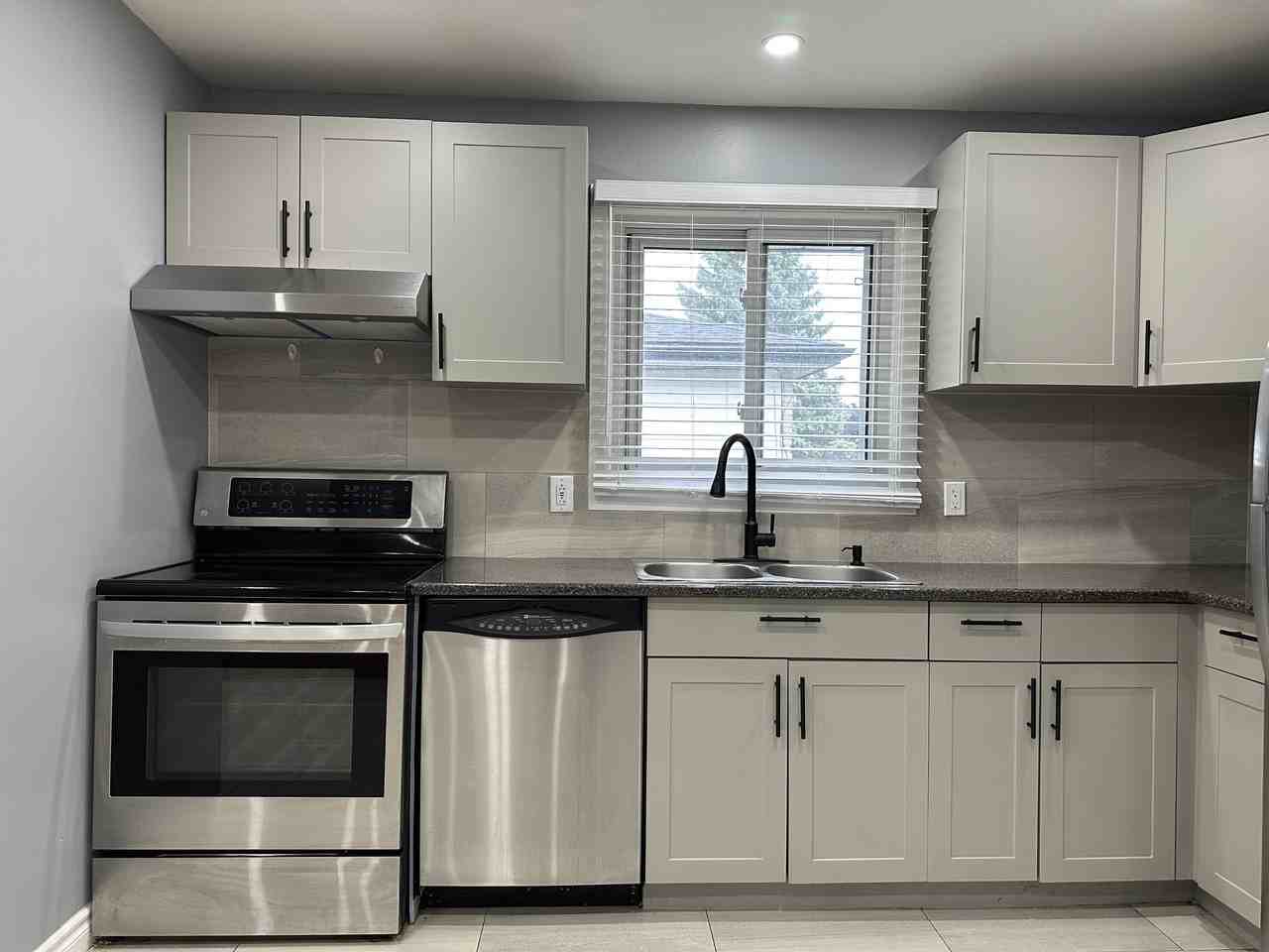 1612 Cherryhill Rd - Photo 3 of 22