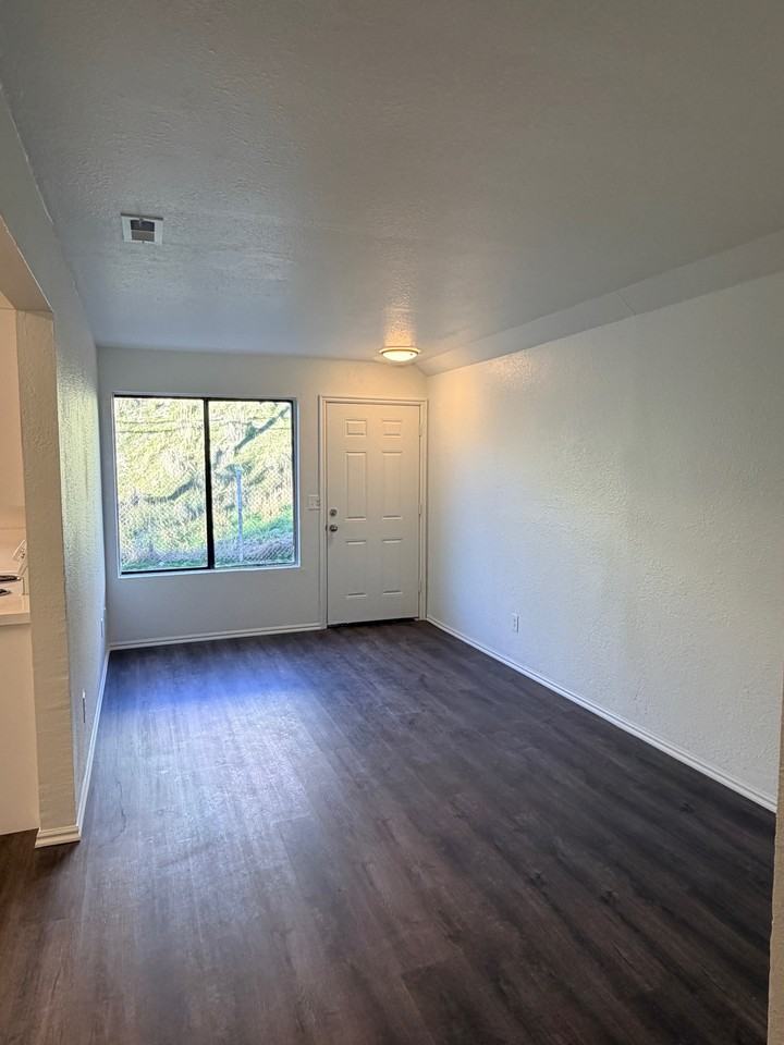 215 S 1400 W #215 - Photo 3 of 7