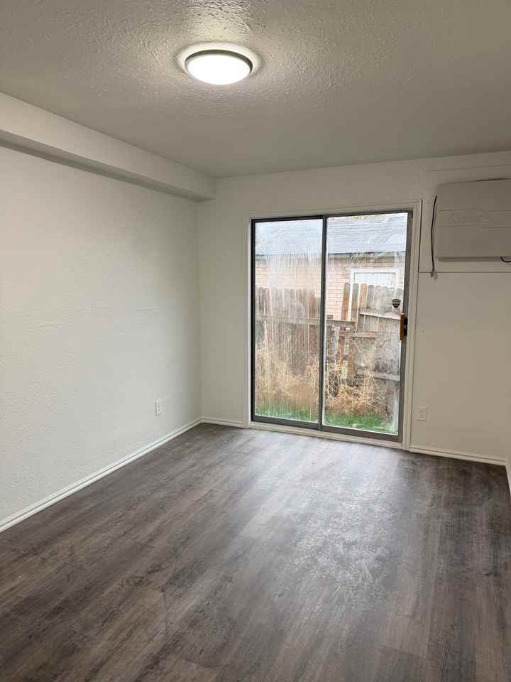 215 S 1400 W #215 - Photo 6 of 7