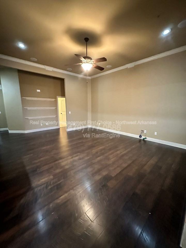 2006 W Morter Pl - Photo 4 of 30