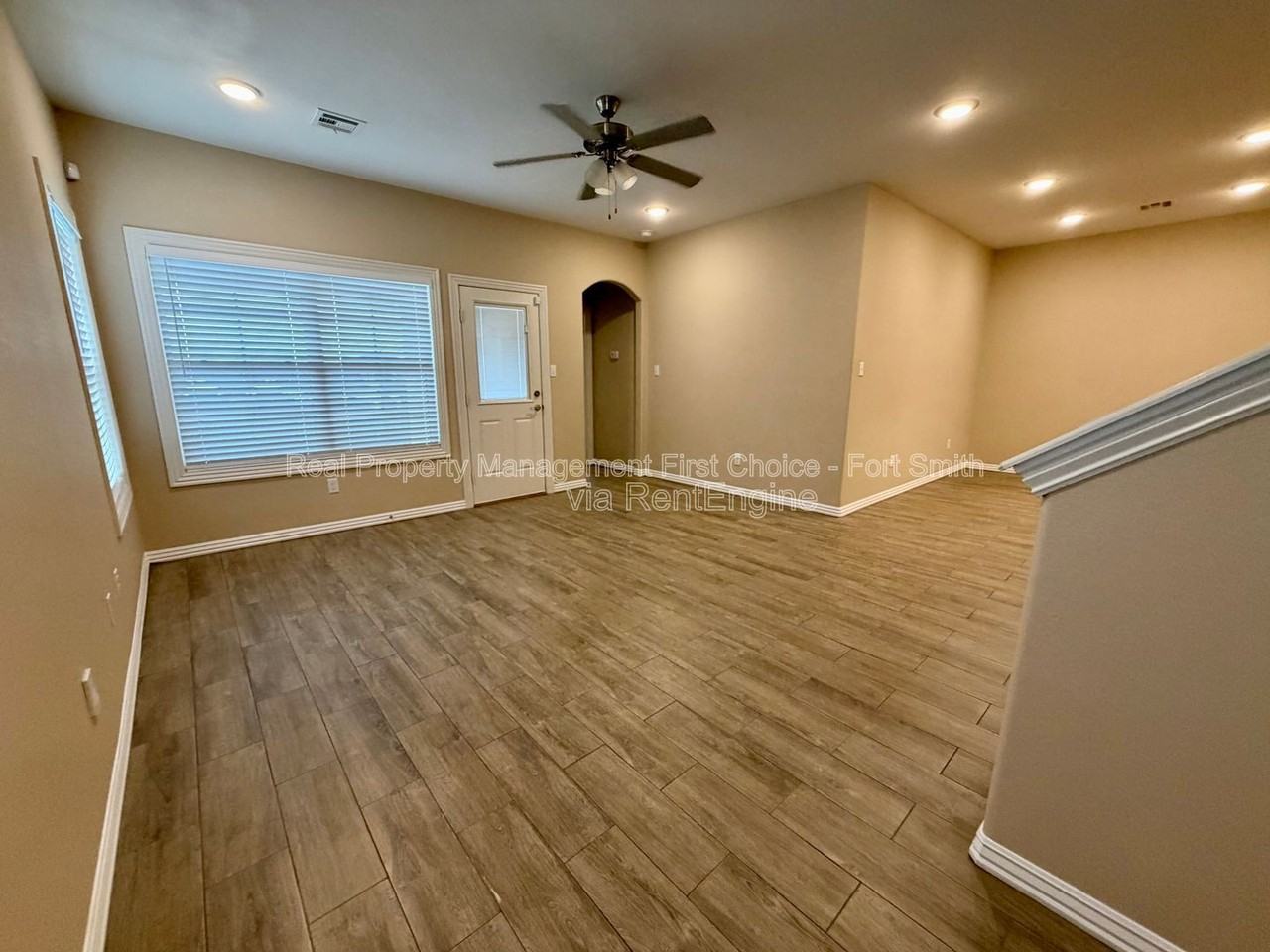 6609 Leightyn Ln - Photo 2 of 21