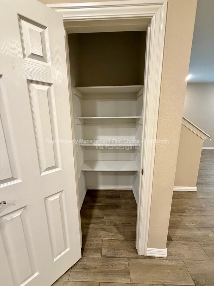 6609 Leightyn Ln - Photo 7 of 21